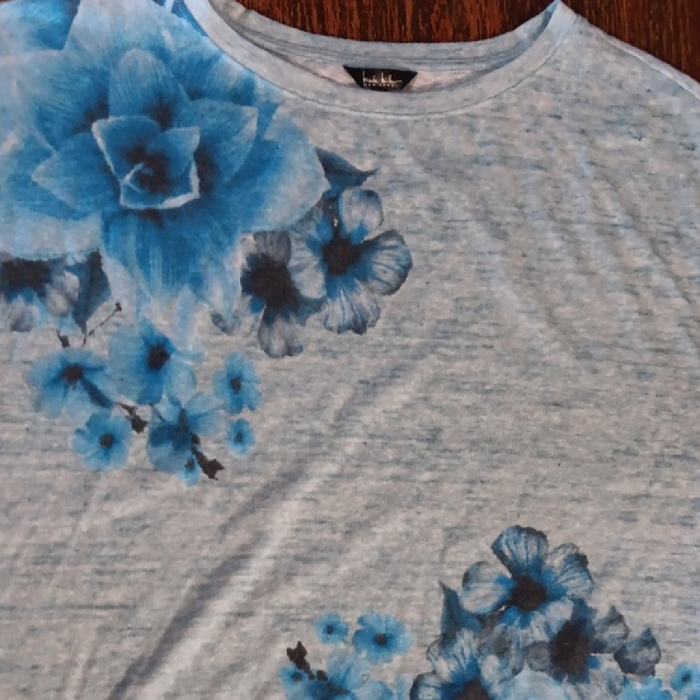 Nicole Miller Blue Floral Short Sleeve Tee